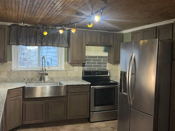 5th image of 49100 Fairchild Rd