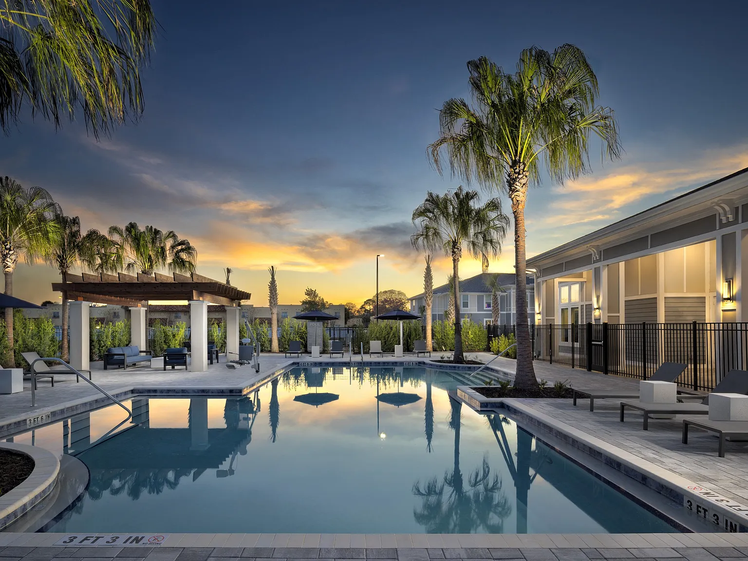 Jackson Palms — Photo 1