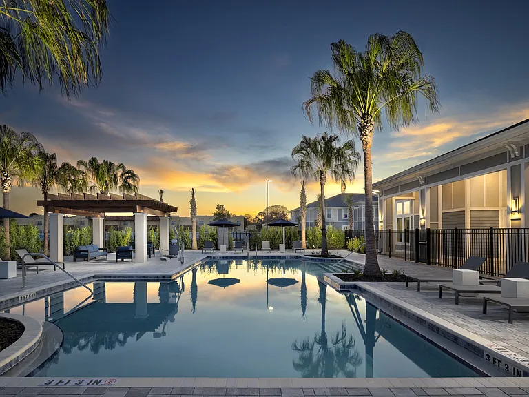 Jackson Palms — Photo 1