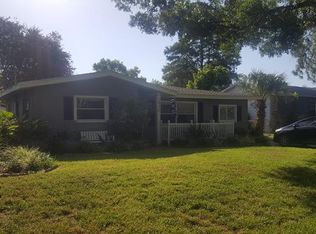 1040 Glenwood Dr, Dunedin, FL 34698