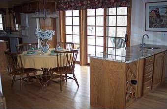 Dining Area with Wet Bar