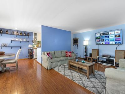 5320 Zelzah Ave APT 203, Encino, CA, 91316