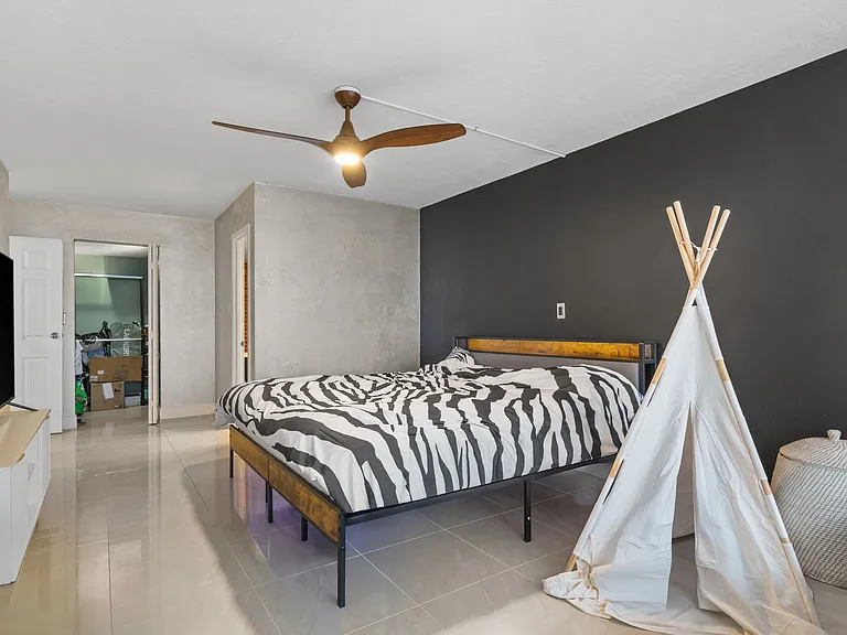 1000 Parkview Dr #1025 — Photo 15
