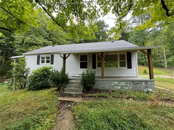 4586 State Route 34, Winfield, WV 25213