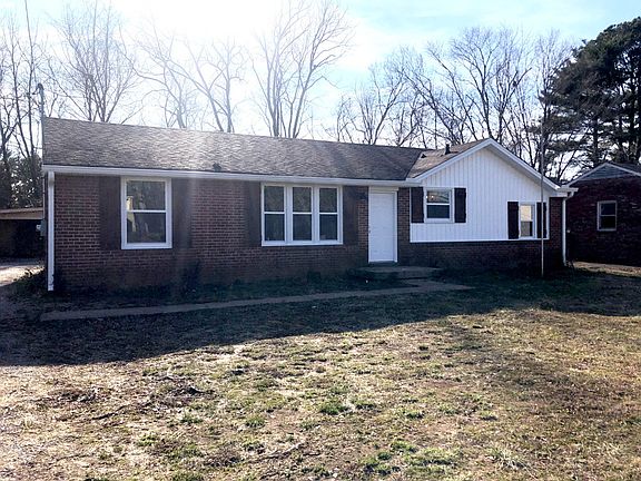 3rd image of 1514 Bradyville Pike