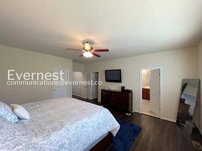 8353 Middle Ruddings Dr — Photo 18