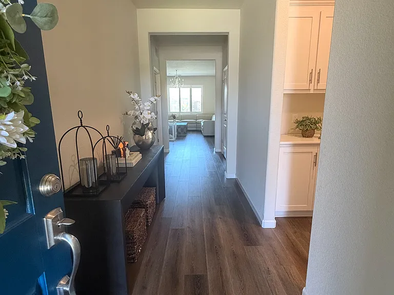 Bungalow Ln — Photo 2