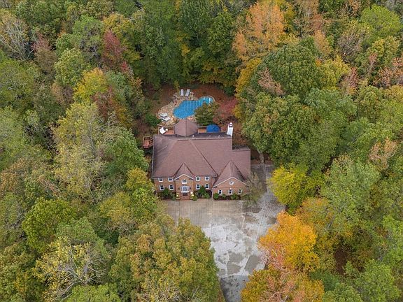 3rd image of 515 Kent Rd