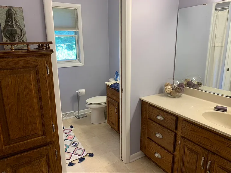 1126 Laurel Ln — Photo 11