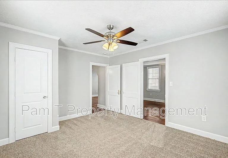 633 W 35th St — Photo 13