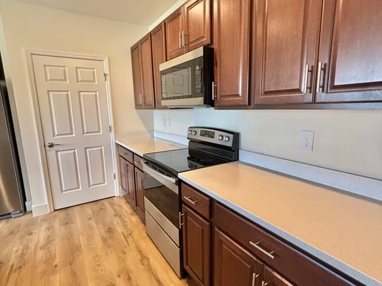 2509 NW 27th Pl — Photo 5