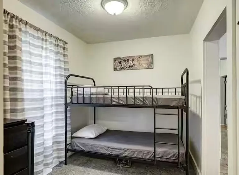 217 W Hickory St — Photo 17