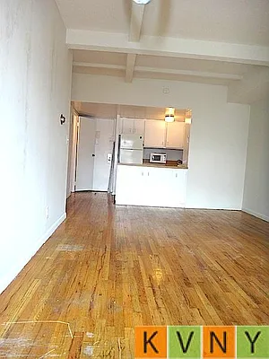 Rented by KVNY Soho | media 4