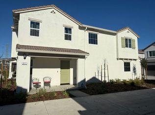 977 Scenic Sky Ln, Sacramento, CA 95834