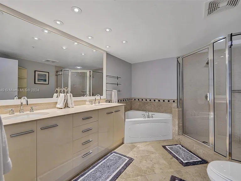 16699 Collins Ave #4106 — Photo 37