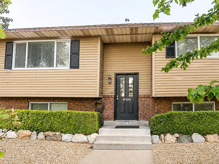 879 S 1635 W — Photo 10