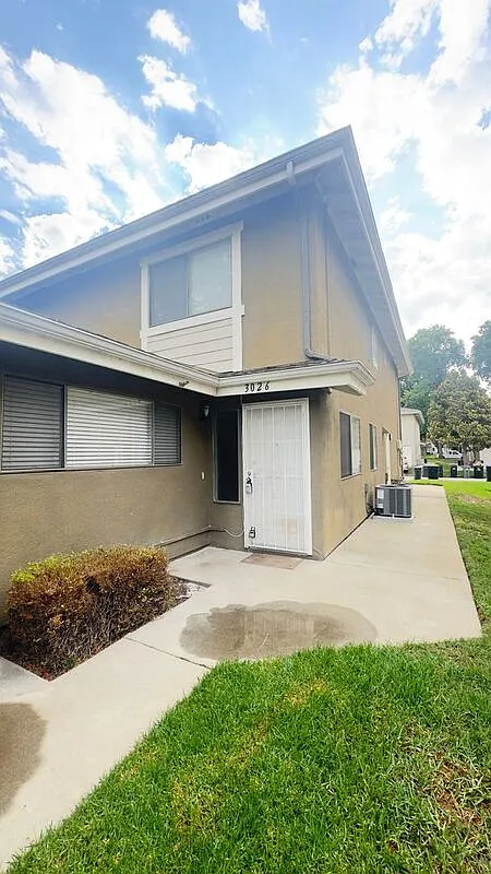 2 bed, 1.0 bath, 836 sqft, $2,600 — Photo 1