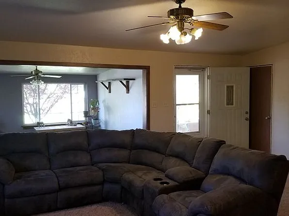 221 Desert View Dr, Holbrook, AZ 86025