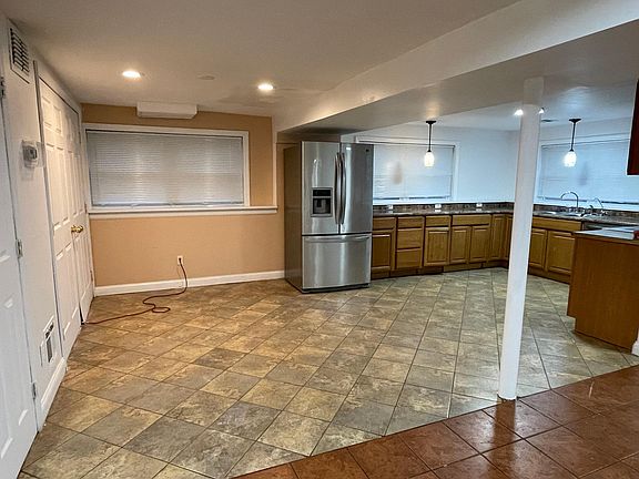 3rd image of 58 Lake Dr