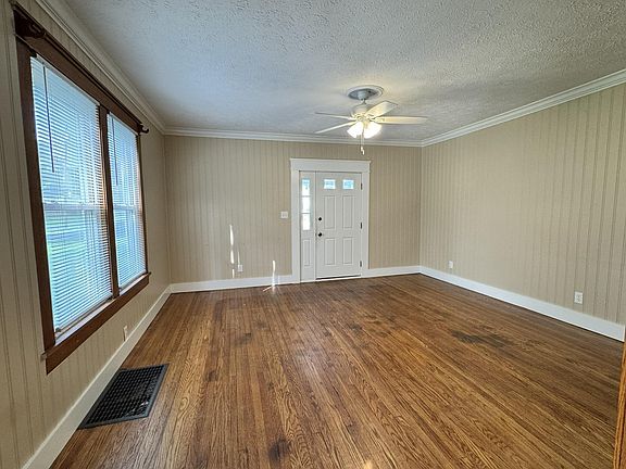 5th image of 606 W Jefferson St
