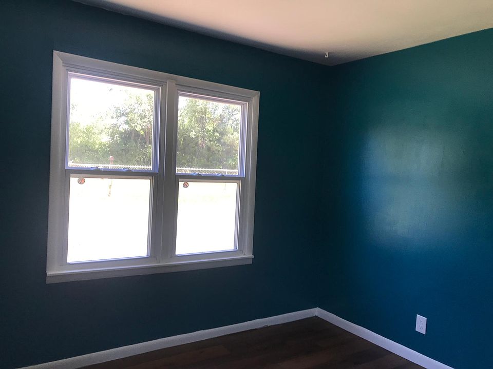 Front bedroom area