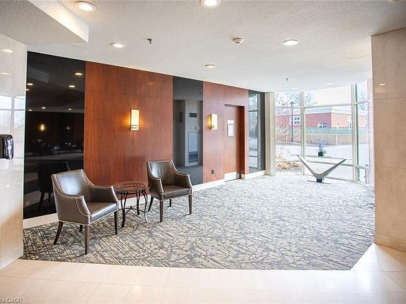 5th image of 2511 Lakeshore Rd W #708