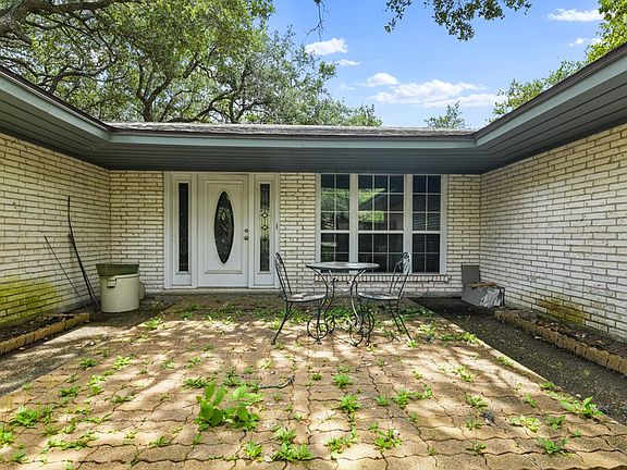 4th image of 2760 Shady Oaks Ln