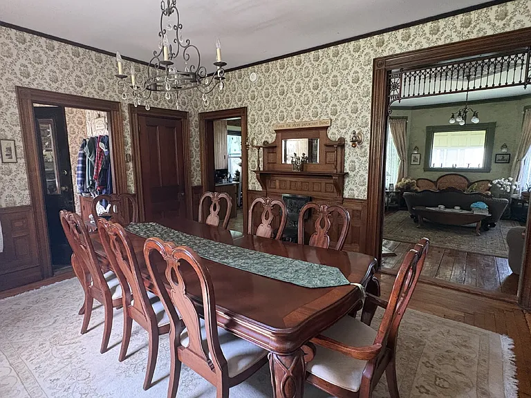 342 Main St — Photo 17