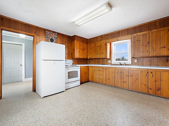 4th image of 988 Fuller Road