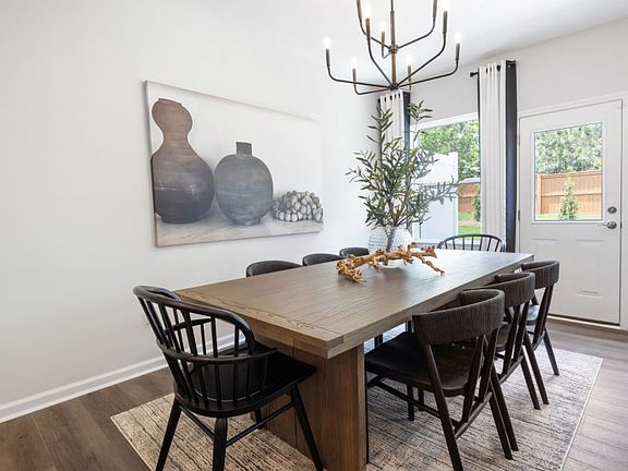 Plenty of Seating for Entertaining