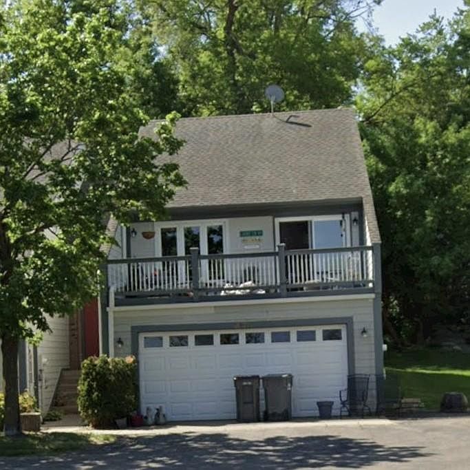 1st image of 313 E Lake St
