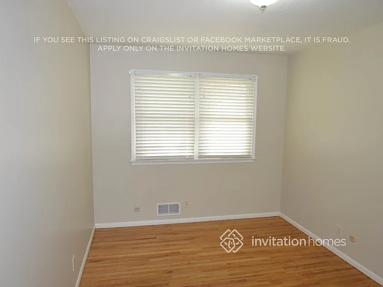 1874 7th St — Photo 5