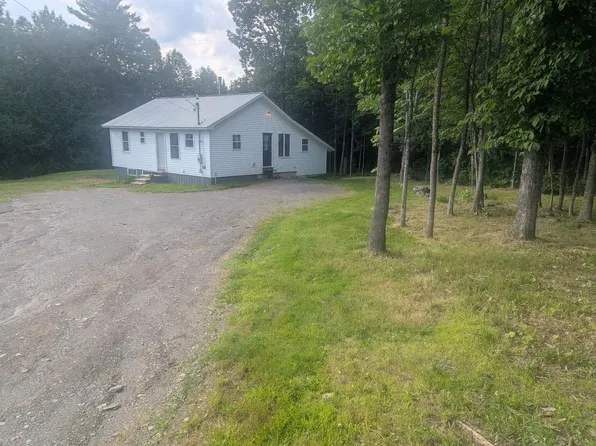 640 Dover Road, Dexter, ME 04930