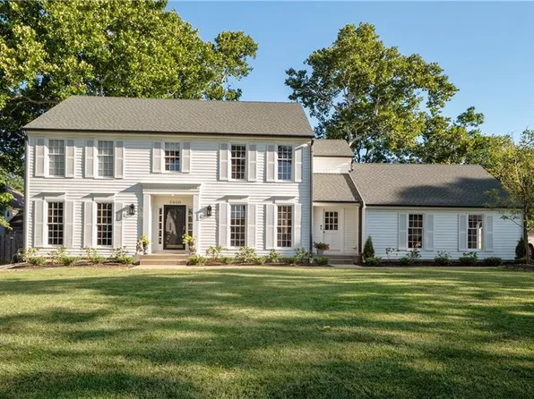 3900 W 102nd St, Overland Park, KS 66207