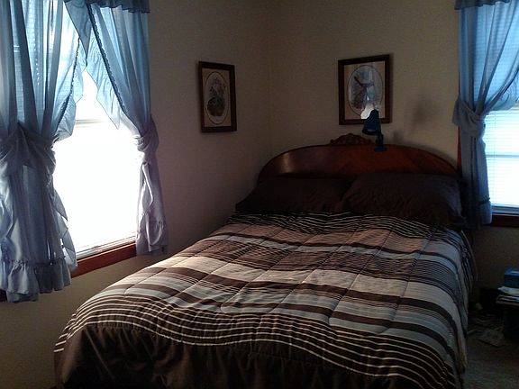 Full size bed can fit great!