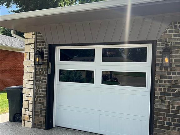 3rd image of 600 Meadow Ln