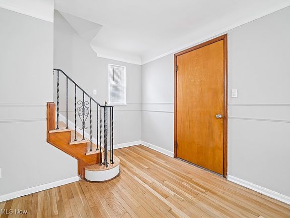 3rd image of 19013 Pawnee Ave