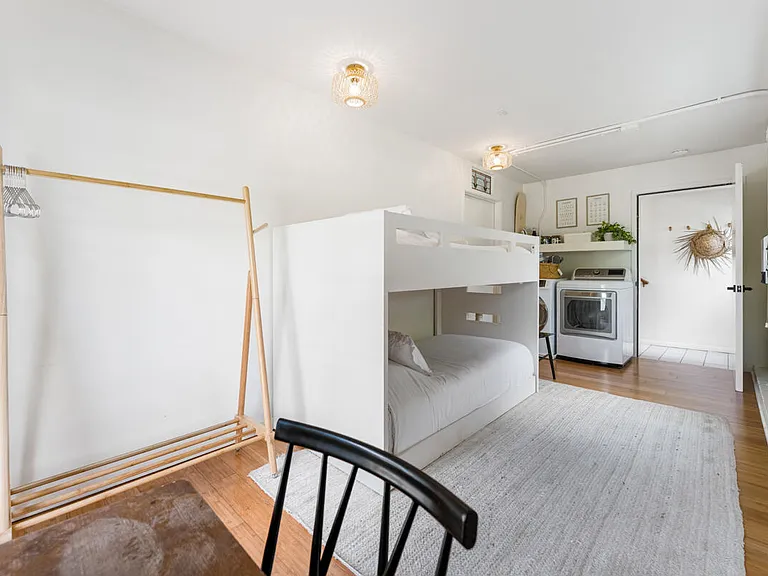 3175 Serena Ave #B — Photo 19
