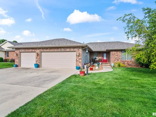 614 Willows Ave, Chatham, IL 62629