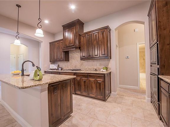 5th image of 1201 Thistle Hill Trl