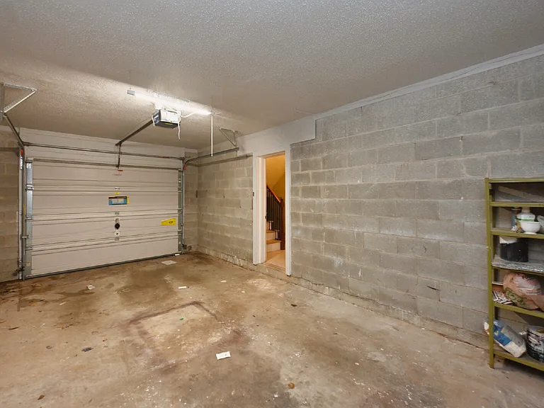 215 Summit Ridge Dr — Photo 57
