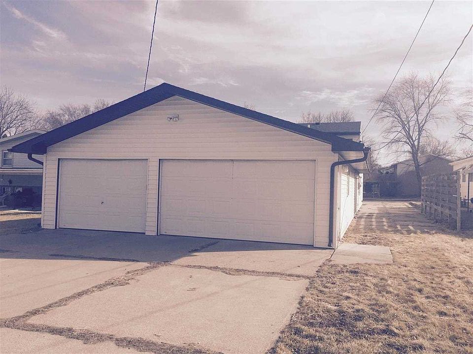 2nd image of 1120 Wilson Ave