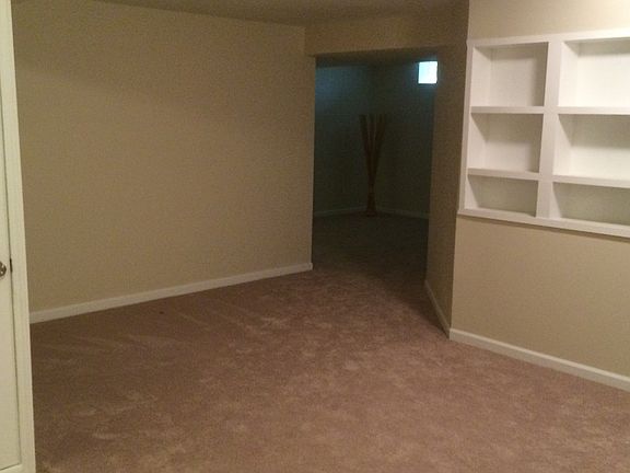 5th image of 9442 Lake Crest Dr