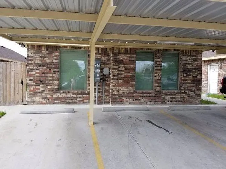 Covered Parking available at the back of the Apartment. Two spots per apartment