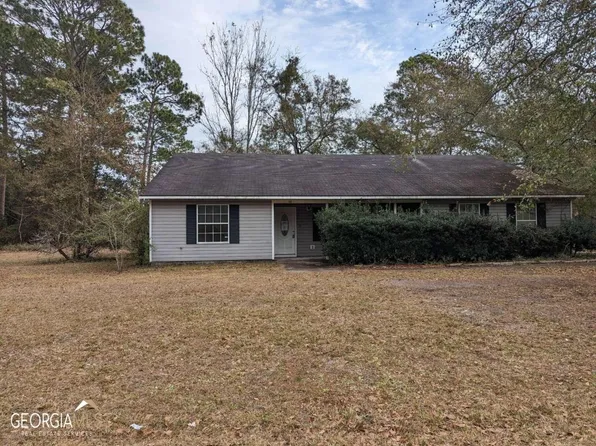121 Marys Dr, Woodbine, GA 31569
