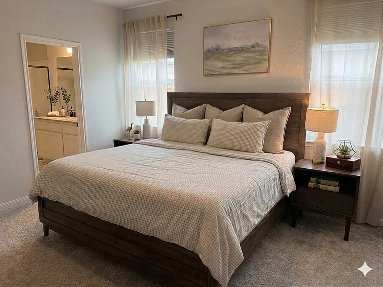 2401 Amara Levi Ln — Photo 2