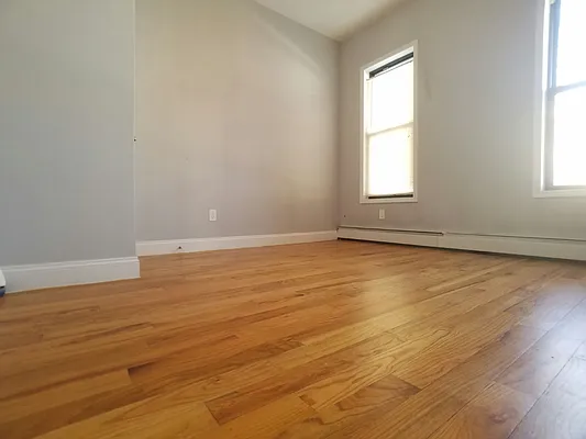 Rented by Evergreen Apartments BK | media 3