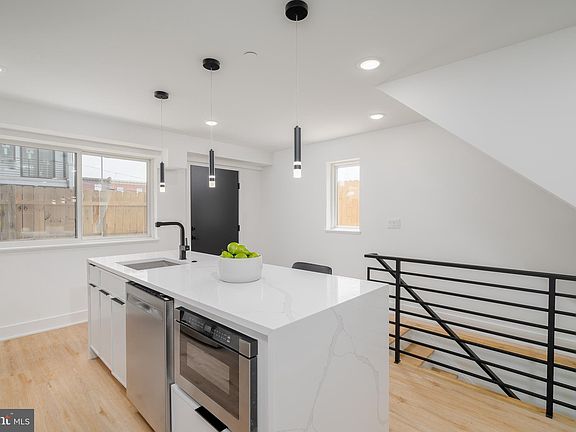 5th image of 2617 E Boston St #1