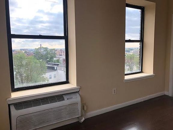 3rd image of 14 Park St APT 44