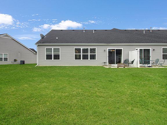3rd image of 10324 Pickett Way
